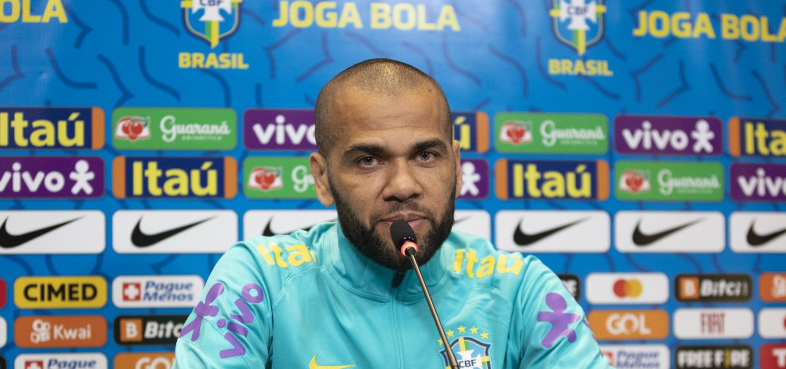 Exame de DNA confirma que amostras de s&ecirc;men recolhidas em investiga&ccedil;&atilde;o contra Daniel Alves s&atilde;o do jogador
