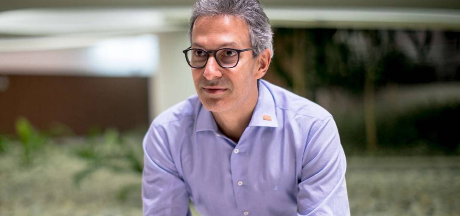 Governador de Minas, Zema pergunta se escritora Adélia Prado trabalha em rádio mineira 