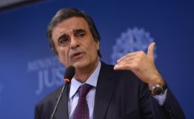 "Conjunto de mentiras", diz Cardozo sobre delação de Delcídio