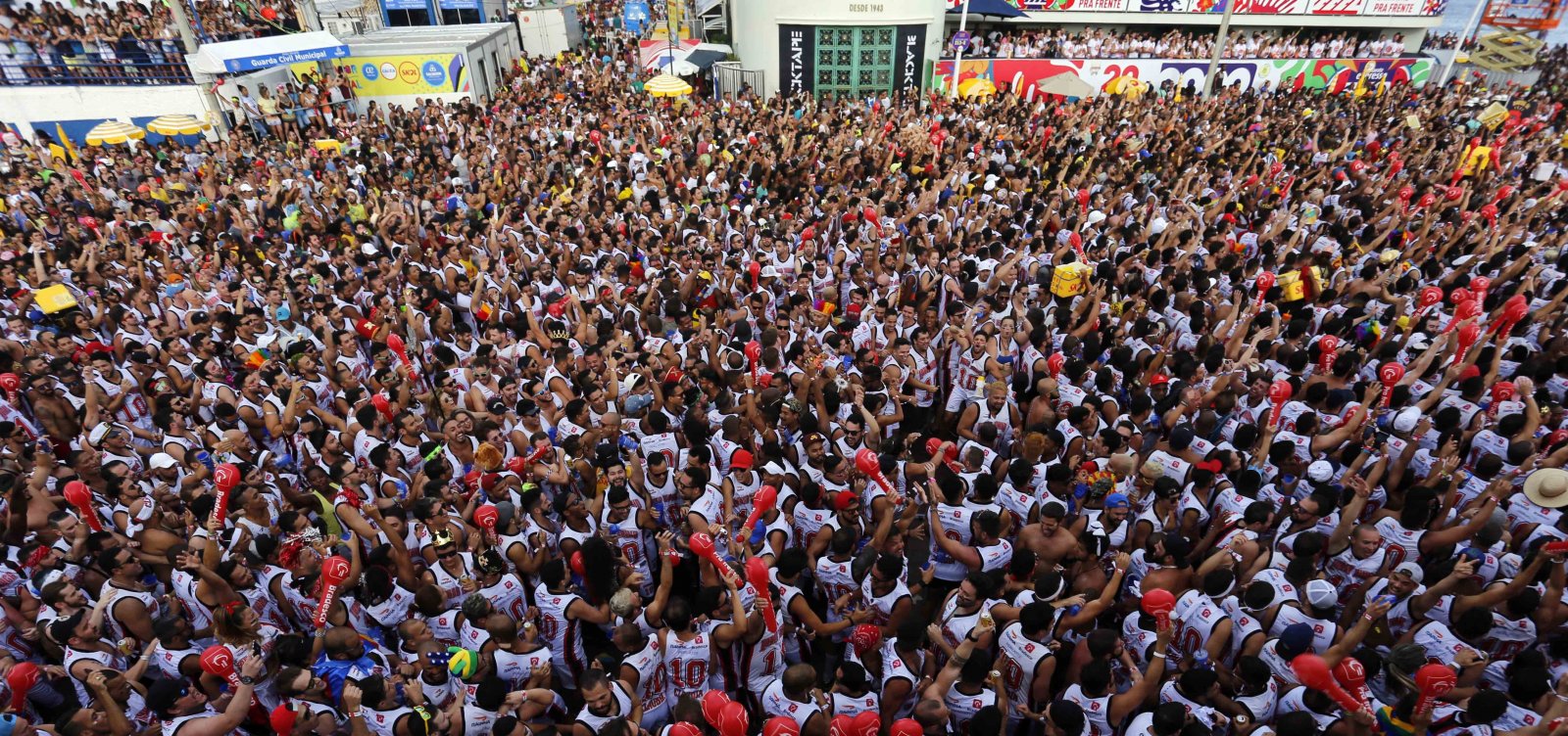 Anitta, Oh Polêmico e Daniela Mercury: confira atrações desta sexta-feira no circuito Dodô