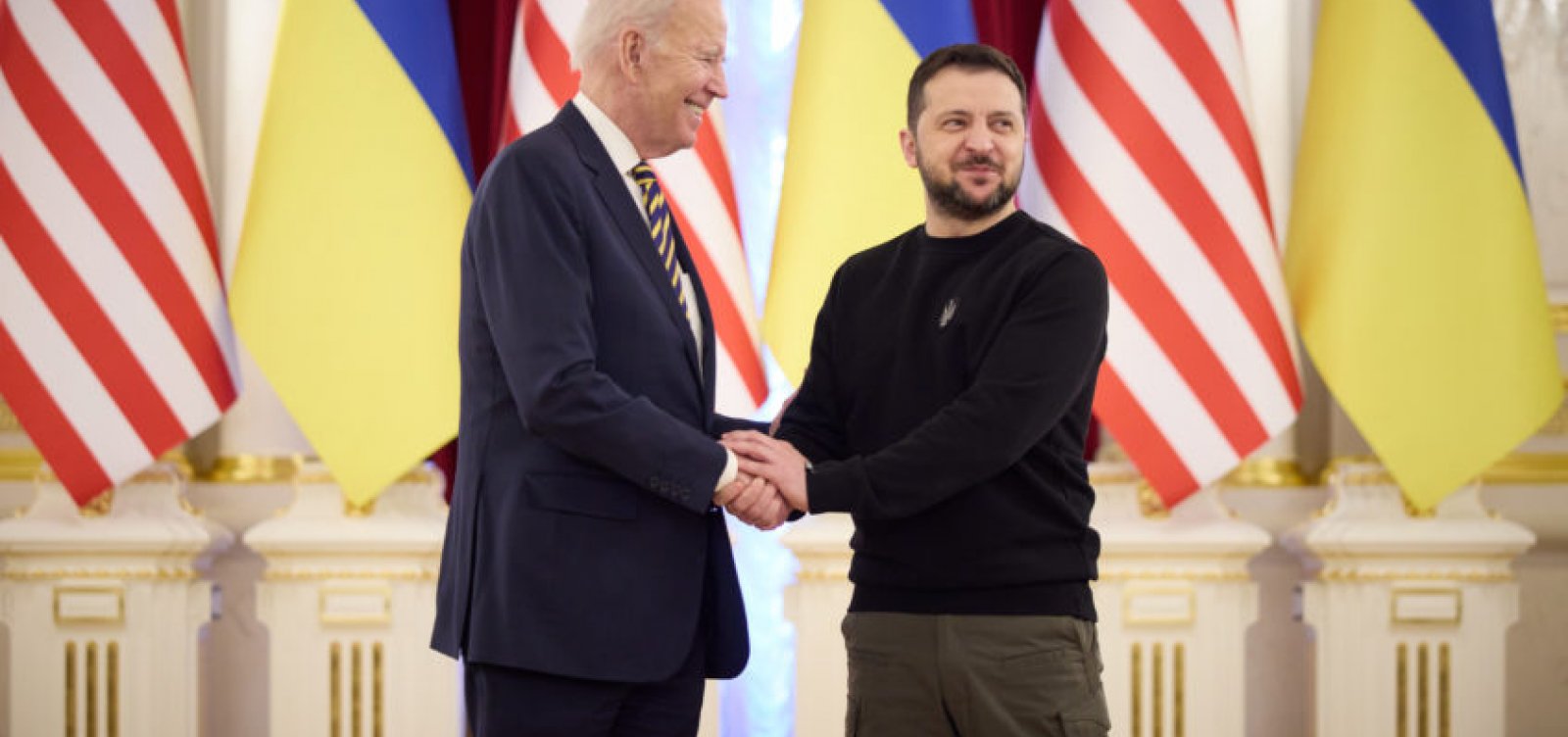Biden se reúne com Zelensky e assegura que apoio dos EUA à Ucrânia perdurará