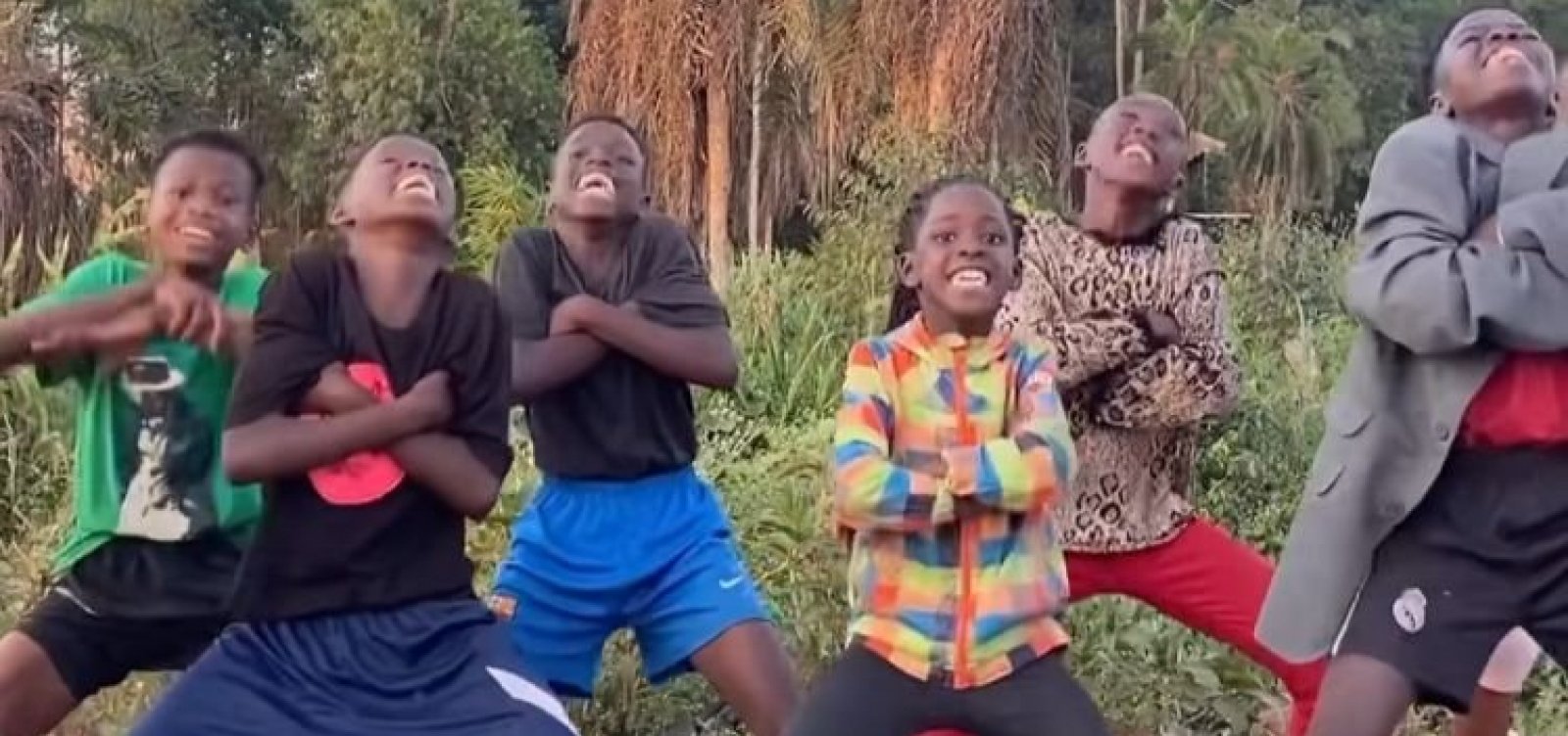 Crianças da Uganda dançam "Zona de Perigo" de Leo Santana e vídeo viraliza