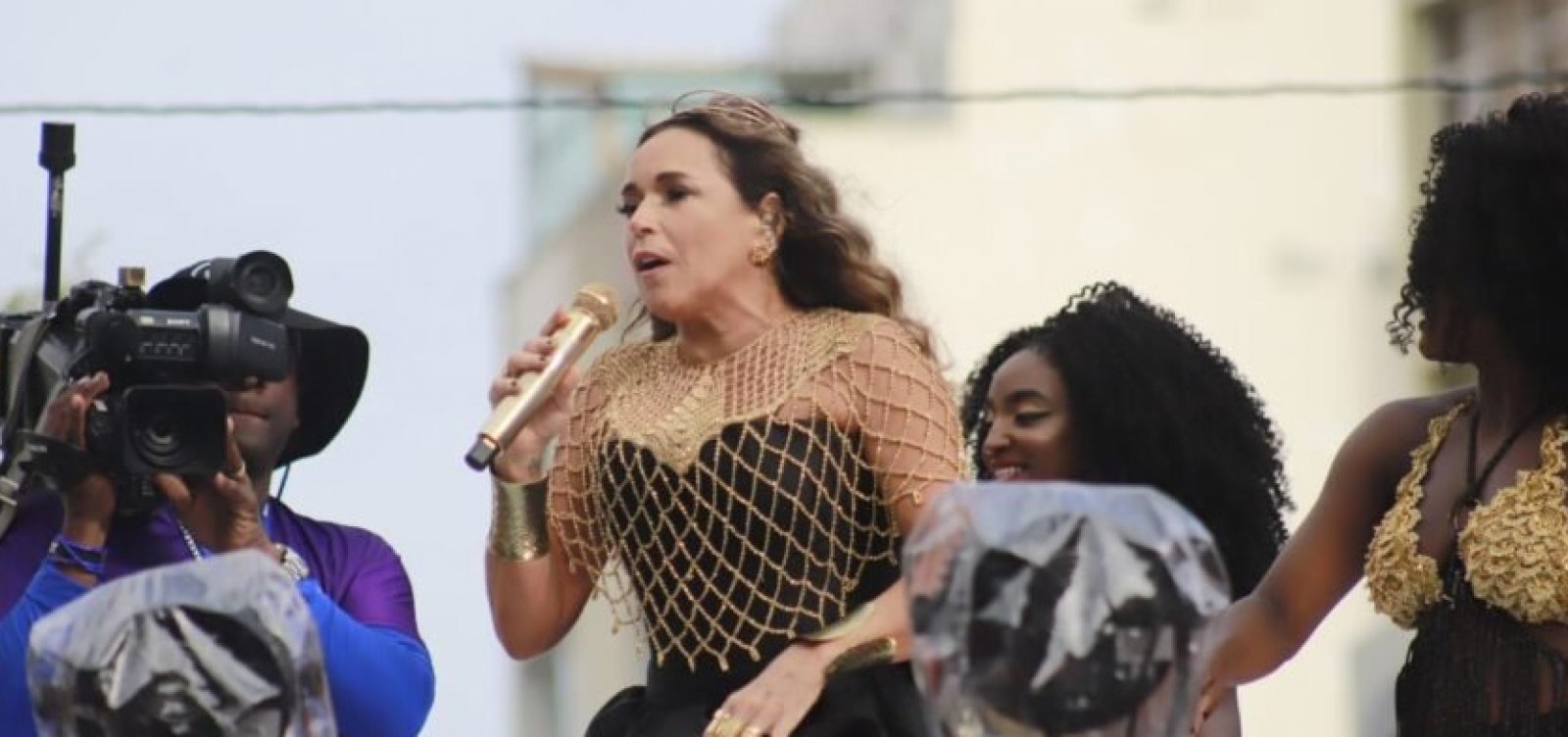 “Não aguentava mais esperar o Carnaval para aglomerar de novo”, diz Daniela Mercury 