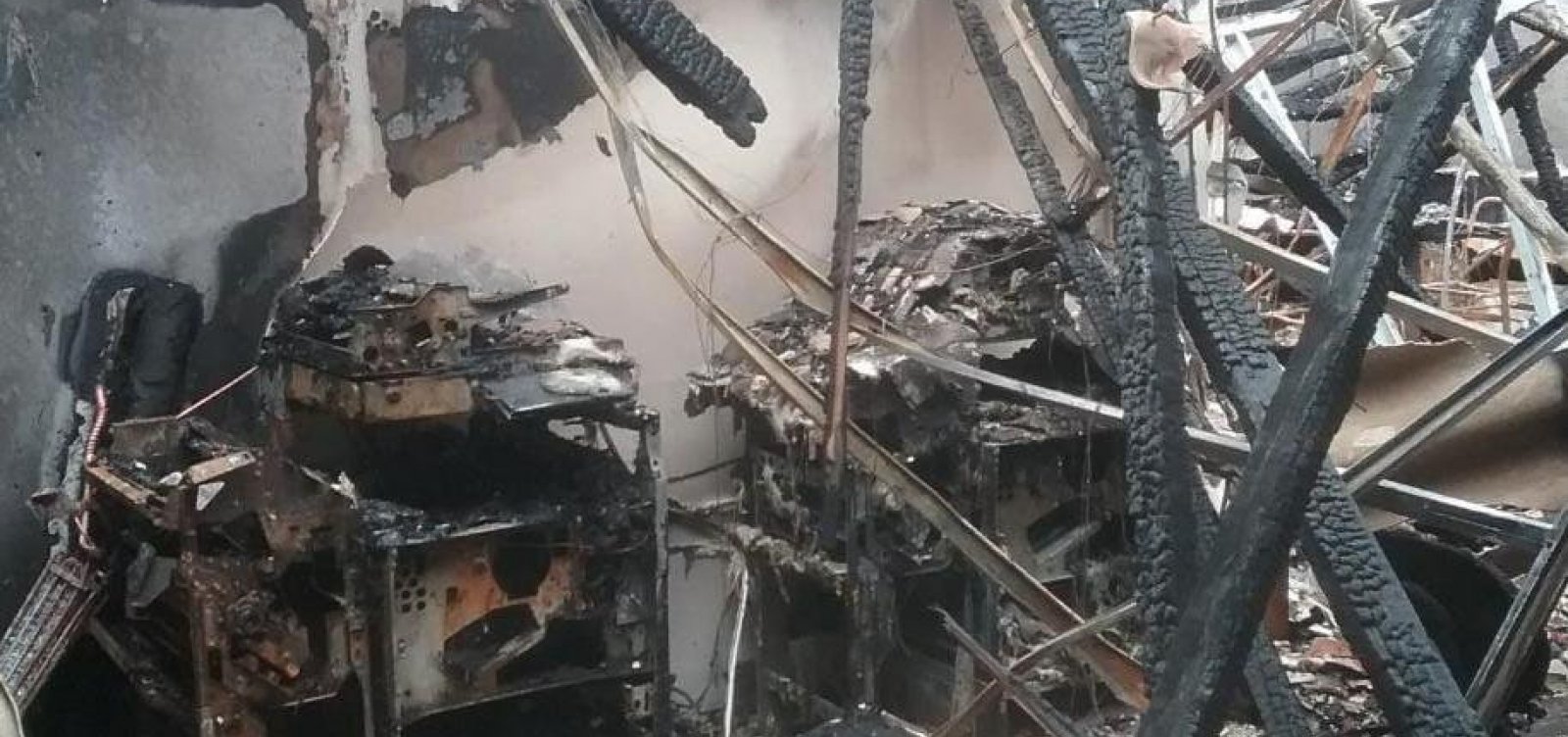 Incêndio atinge escola Pan Americana; Codesal avalia que não há danos estruturais