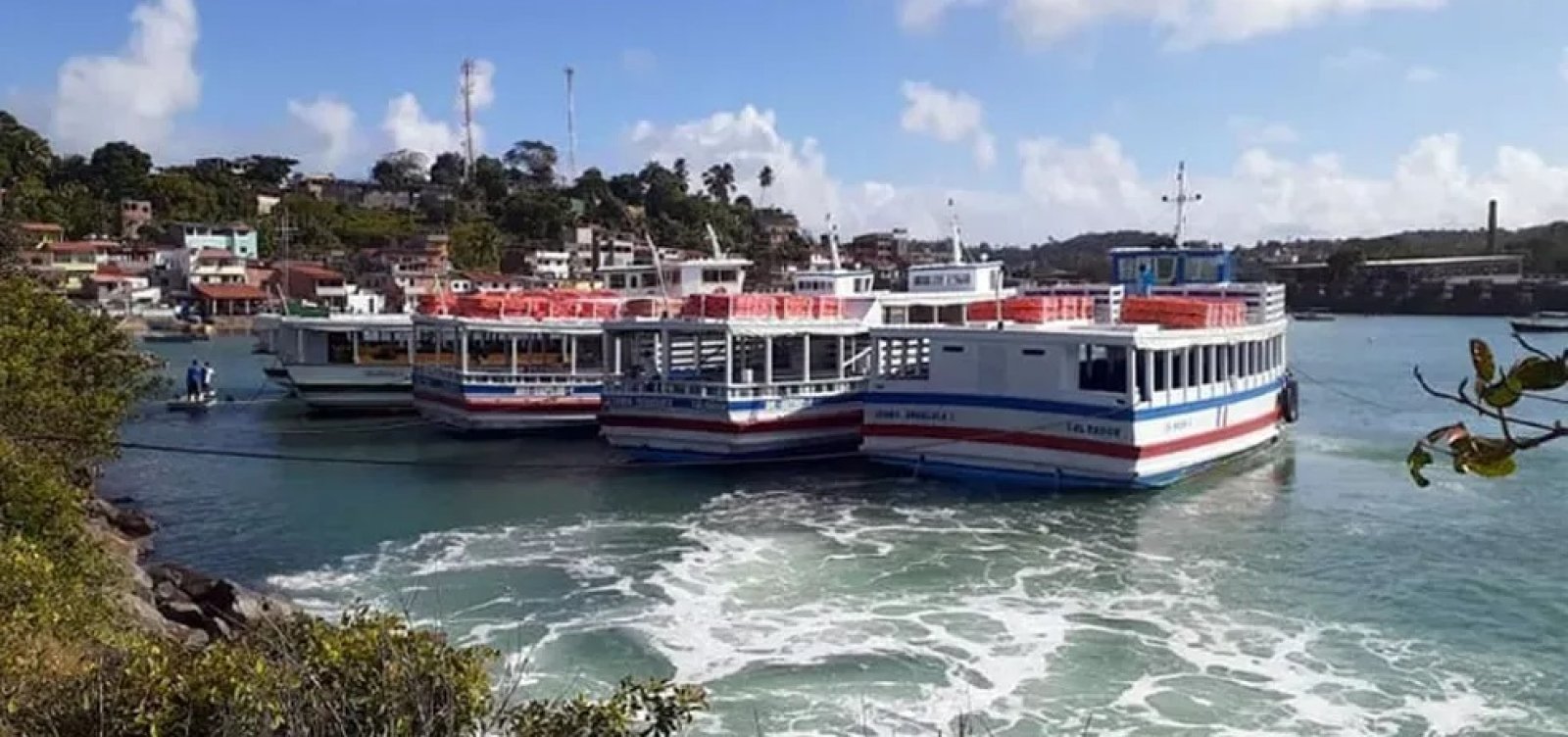 Maré baixa provoca suspensão temporária na travessia entre Salvador e Mar Grande