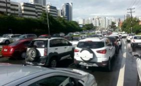 Trânsito é complicado na manhã desta sexta-feira; confira 