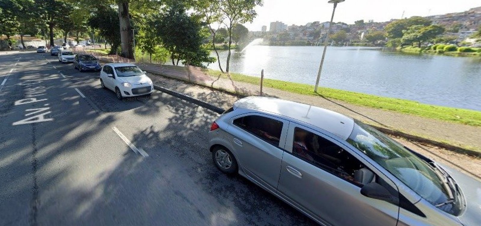 Homem é morto a tiros no Dique do Tororó após roubar veículo