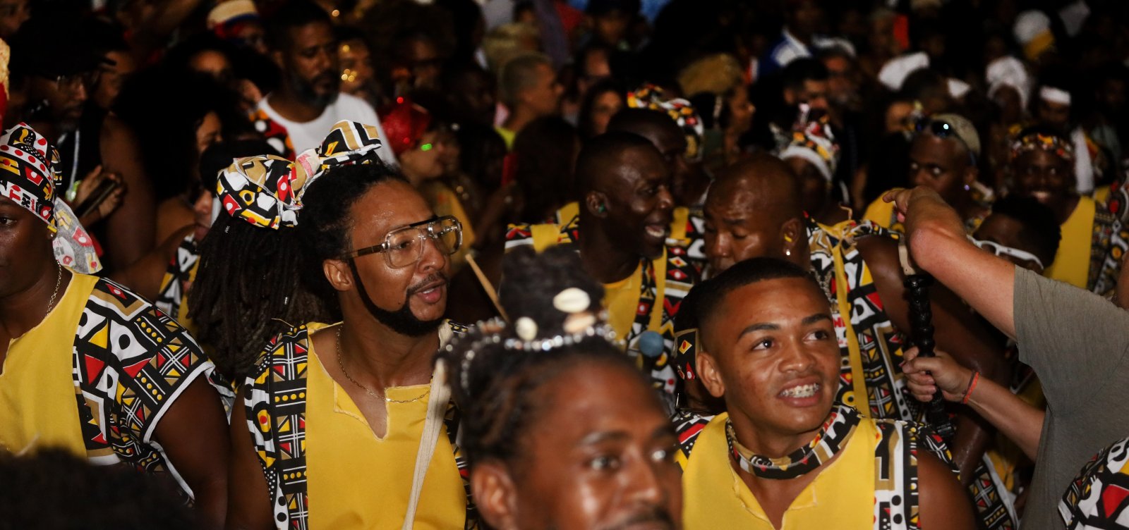 Ilê Aiyê vai permitir participação de pessoas brancas no desfile do próximo Carnaval 