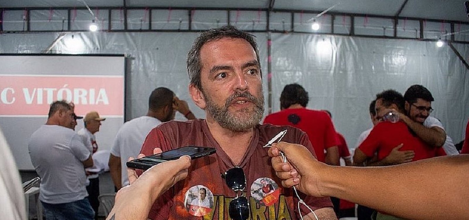 "Fábio Mota está muito abatido e a intenção dele é renunciar à presidência do Vitória", diz conselheiro