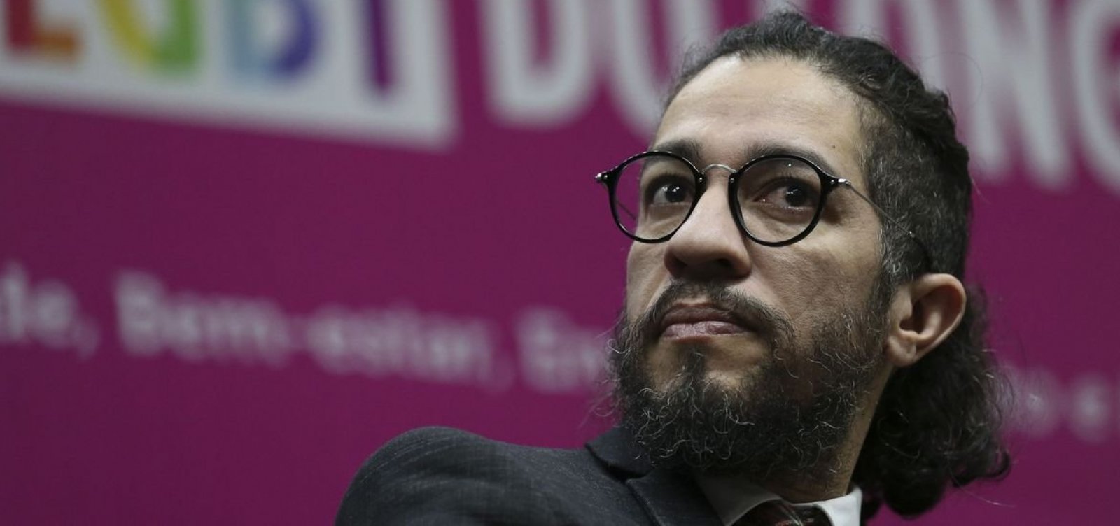 Exilado desde 2019, Jean Wyllys diz que volta este ano ao Brasil para contribuir com governo Lula