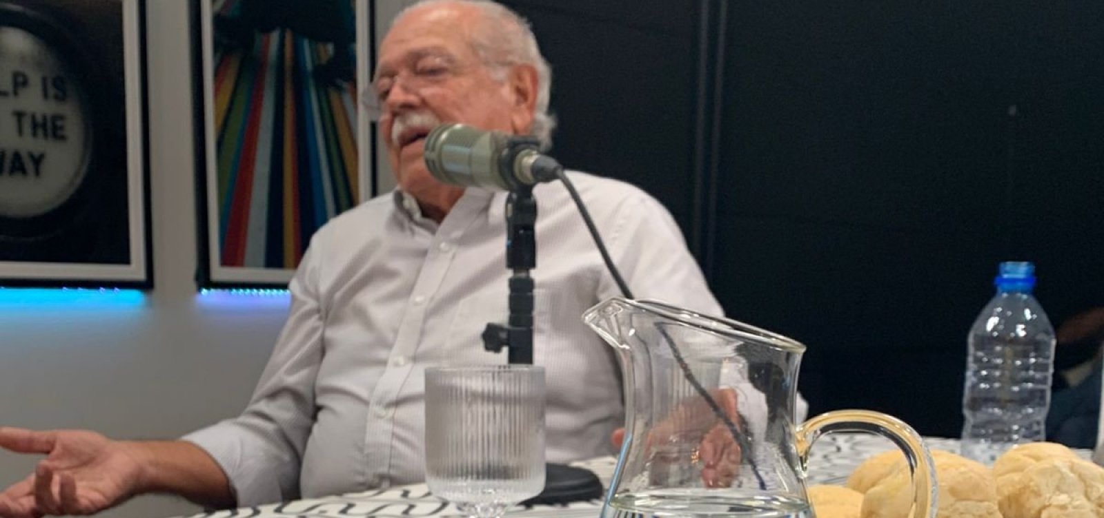 "Nunca trabalhei na expectativa de fazer herança política", explica César Borges sobre ausência de filhos na vida pública