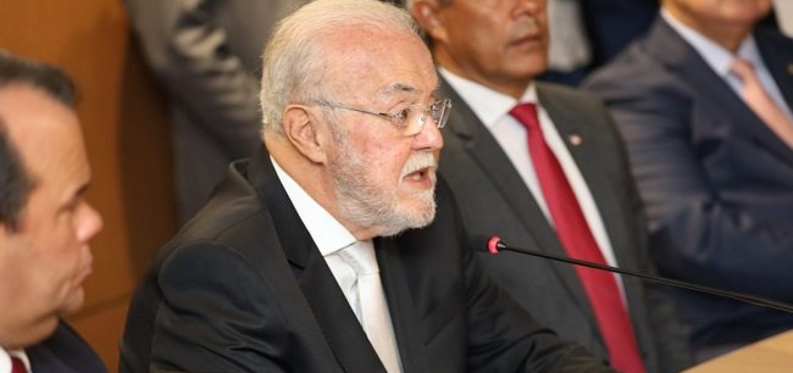 Francisco Netto é empossado novo presidente do TCM