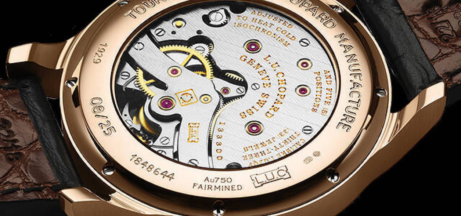 Bolsonaro devolve à Caixa Econômica relógio moldado a ouro avaliado em R$ 800 mil