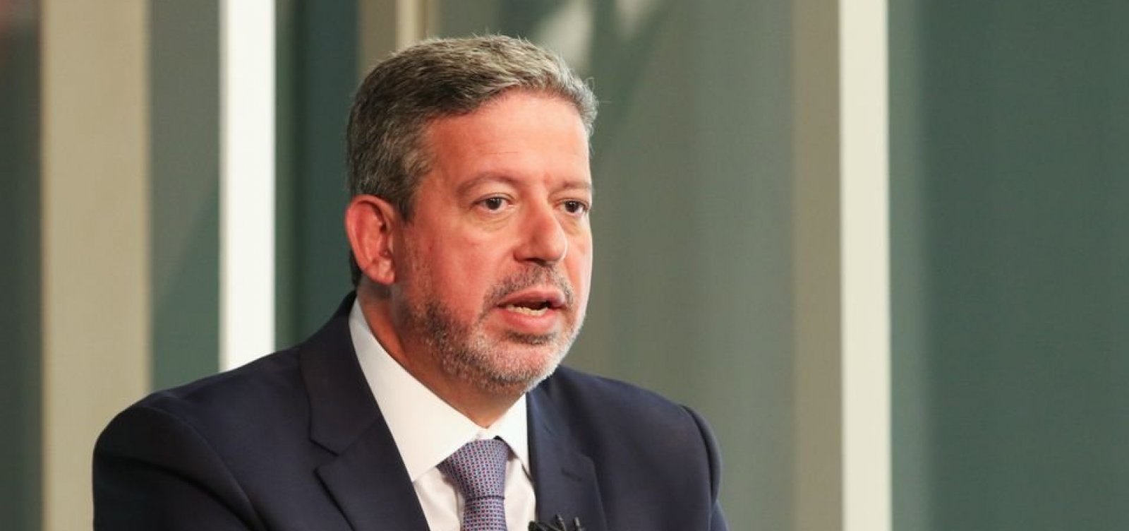 Lira ameaça tumultuar governo Lula se perder queda de braço com Senado