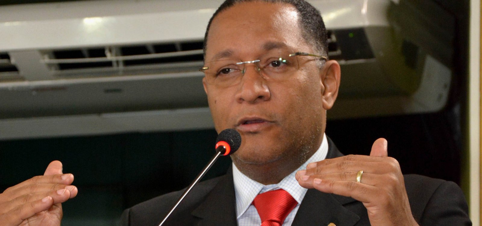 “Minha filha surtou quando soube da morte do amigo e está dopada”, diz vereador Joceval Rodrigues