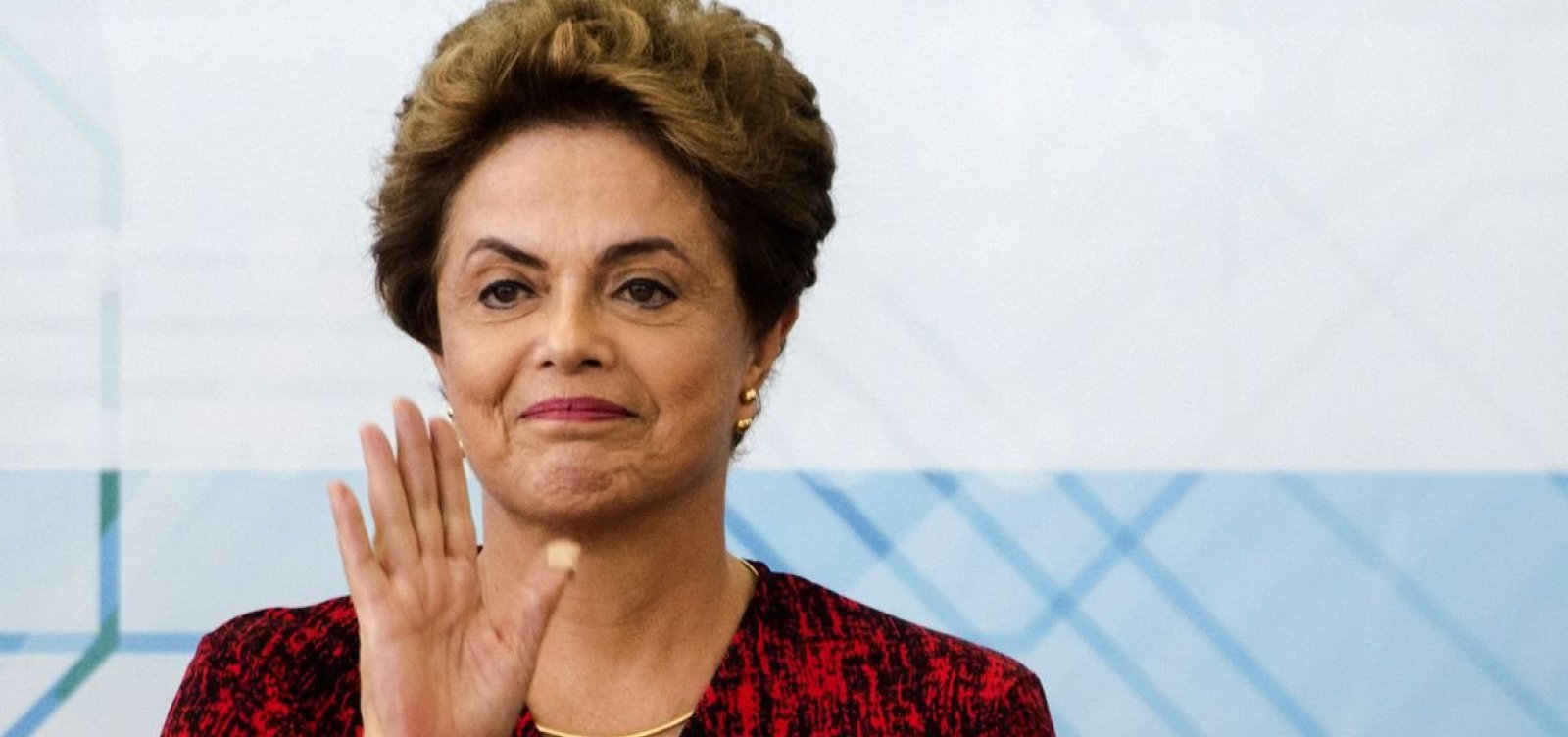 Dilma adia cerimônia de posse no Banco do Brics