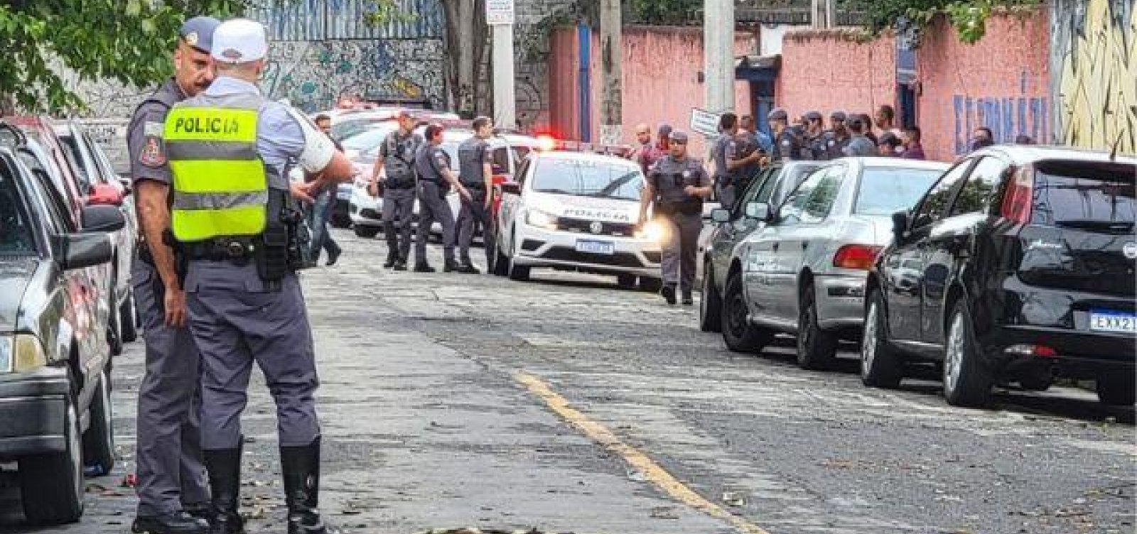 Ataque a facadas em escola de São Paulo deixa 4 feridos