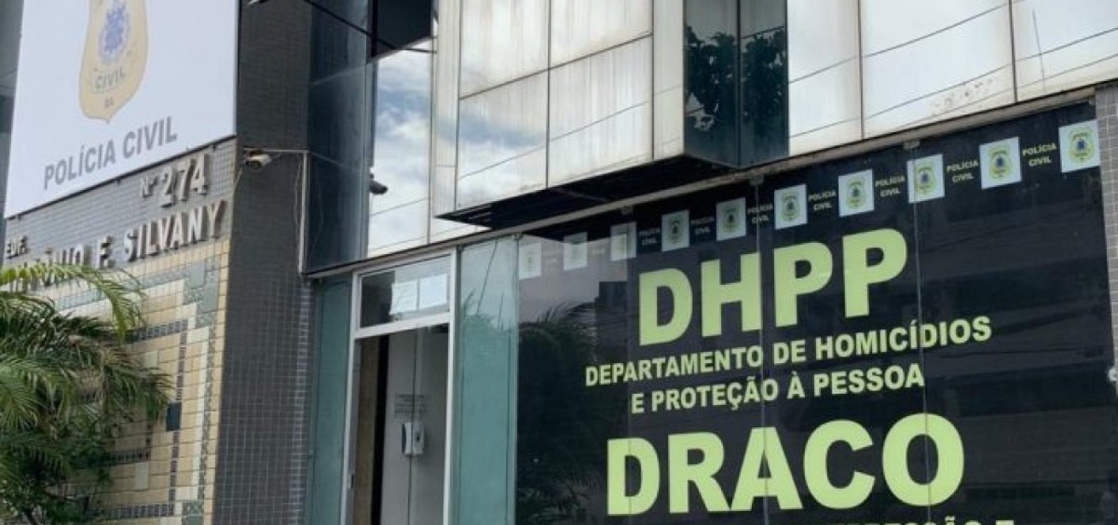 Corpo é encontrado dentro de casa no Ogunjá, em Salvador; principal suspeito é ex-companheiro da vítima