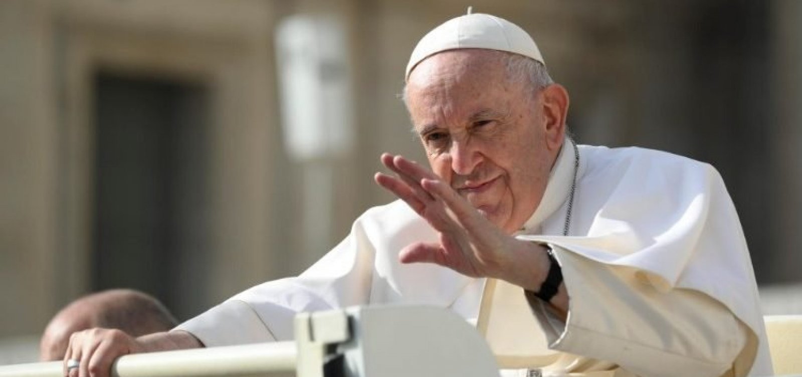 Papa Francisco é hospitalizado em Roma por problemas respiratórios e cardíacos