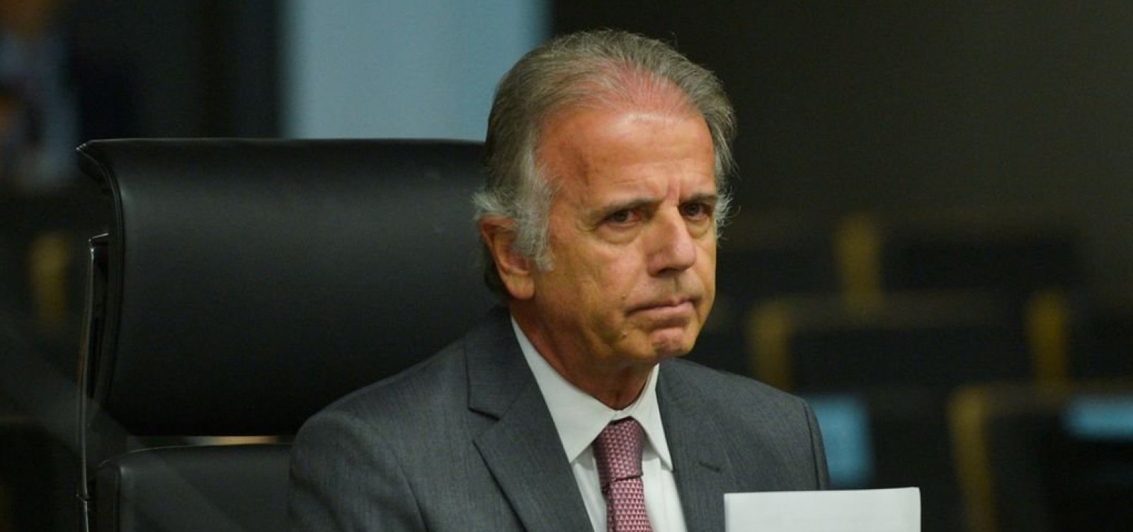 “Militar que tenta eleição perde o gosto pelas Forças Armadas”, diz ministro da Defesa