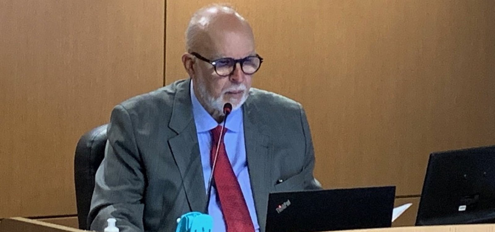 Prefeito de Tanquinho é multado por contratação de servidores sem concurso; profissionais serão exonerados