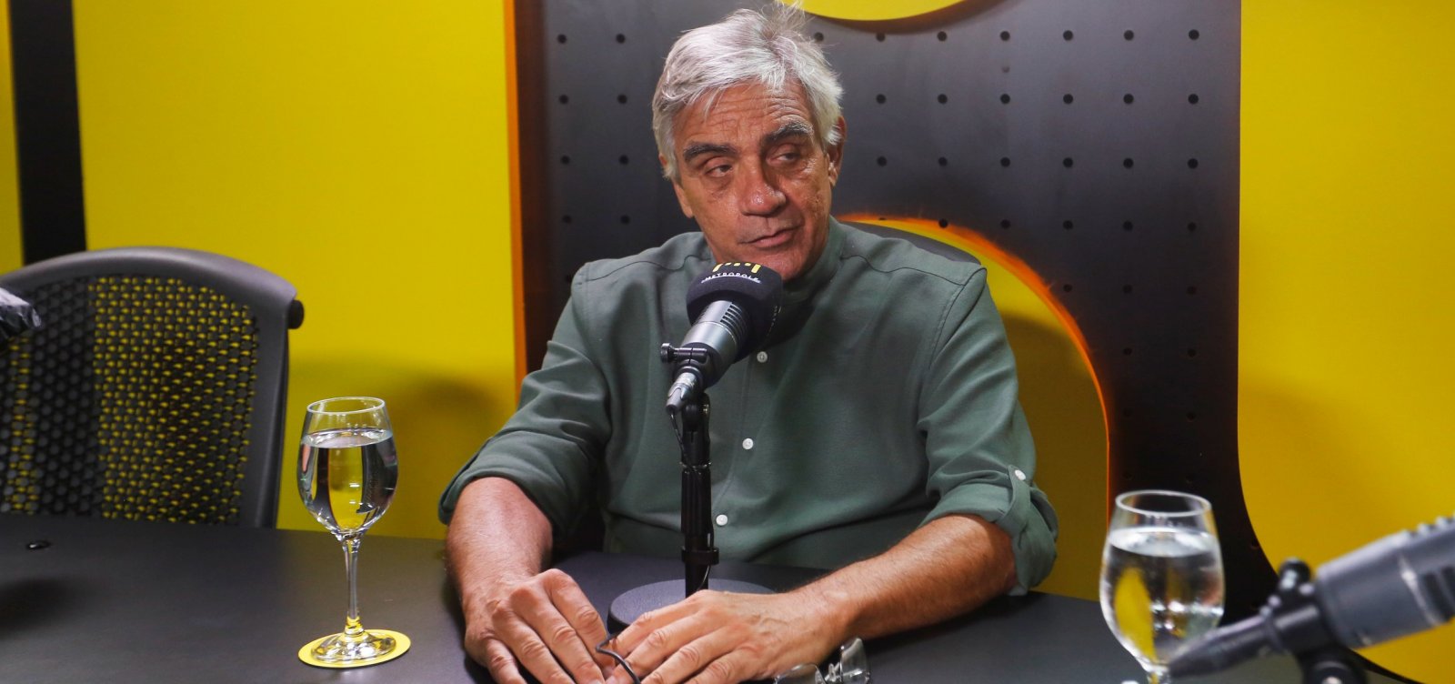 Markun diz que militares se veem como "bedel" do país: “É uma questão que o Brasil não resolveu”
