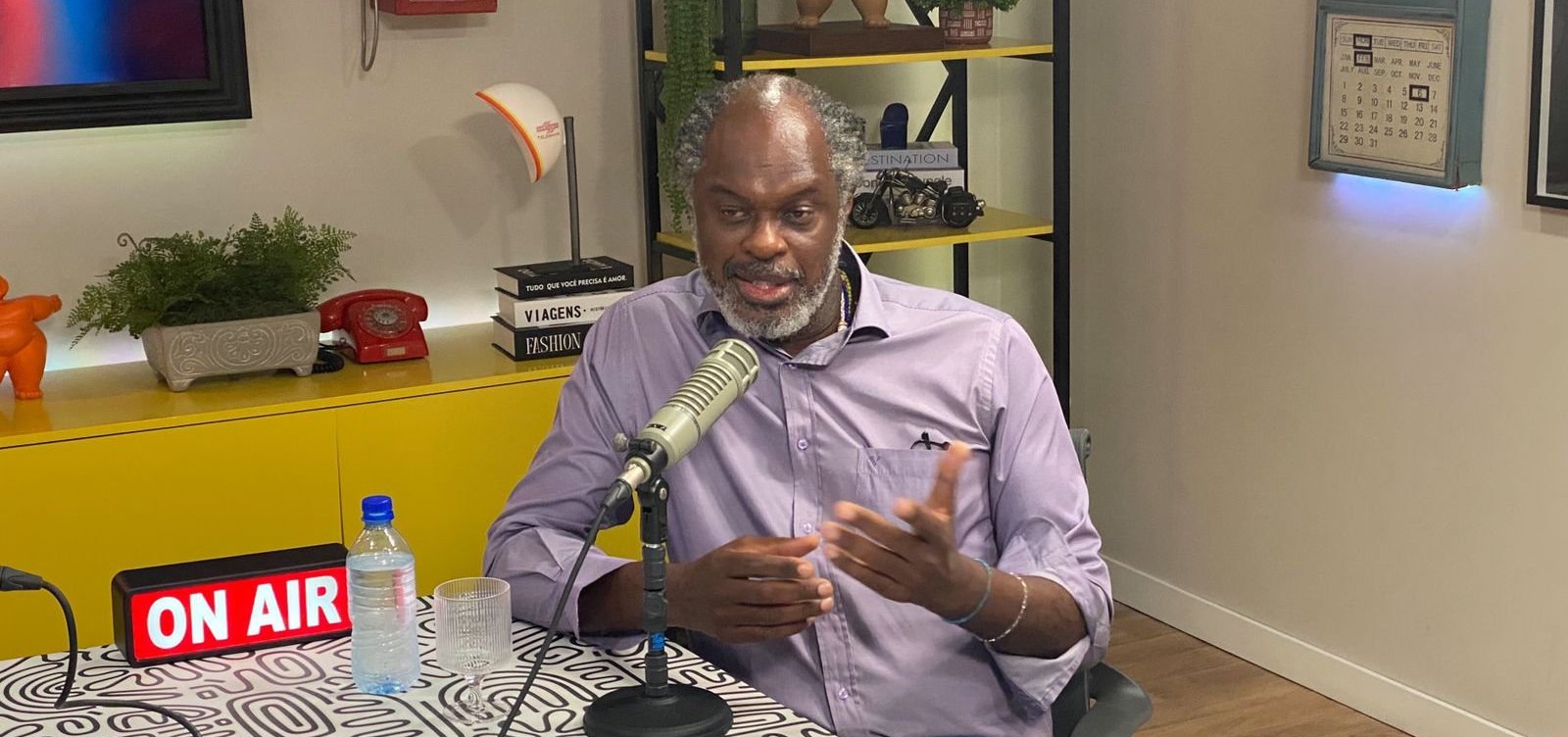 "Você não consegue colocar um computador na UPA de Itapuã", cobra vereador a Ana Paula Matos