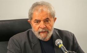 Lula afirmou que só sairia de casa algemado, diz relatório da PF