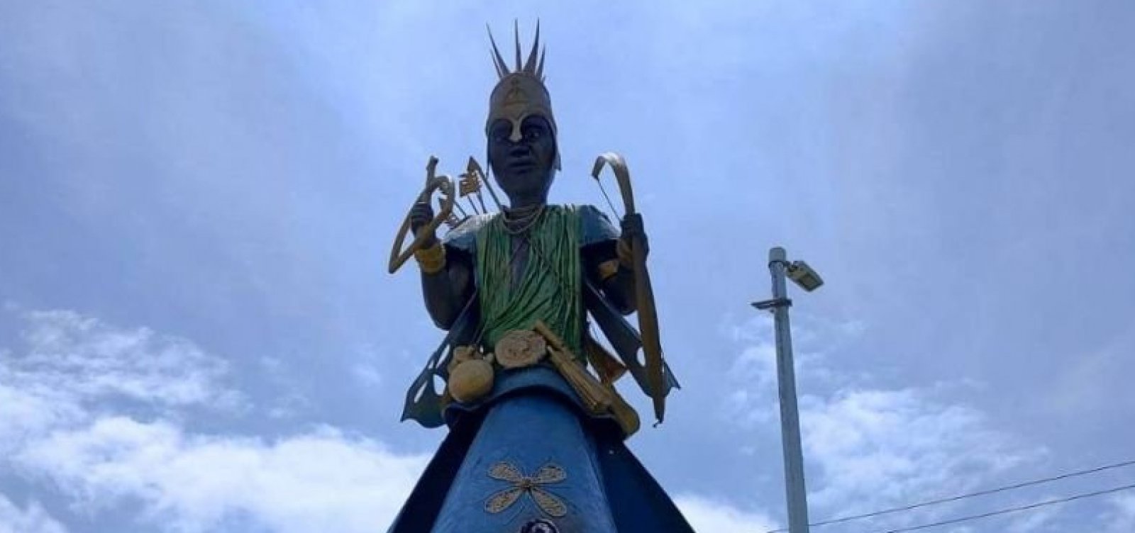 Polícia não identifica causa do incêndio na escultura de Mãe Stella; apesar da suspeita de intolerância
