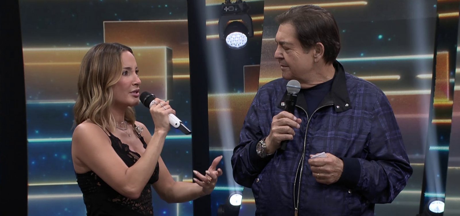 Claudia Leitte se assume “crente” e diz que está em "processo de transformação"