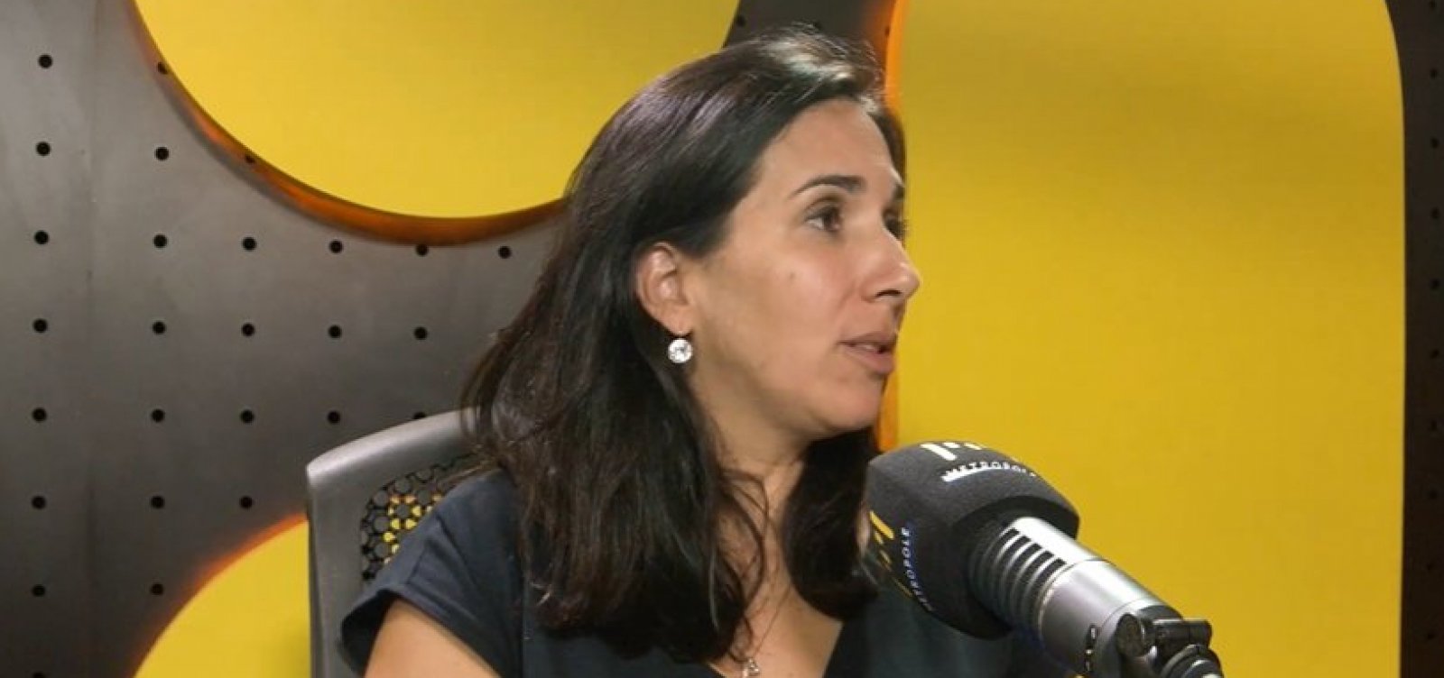 Psiquiatra alerta sobre automedicação com tarja preta: "Diminui sintomas, mas não trata causa"