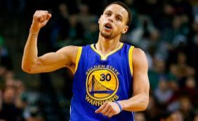 Warriors vencem a 45ª partida seguida em casa e Curry estabelece recorde