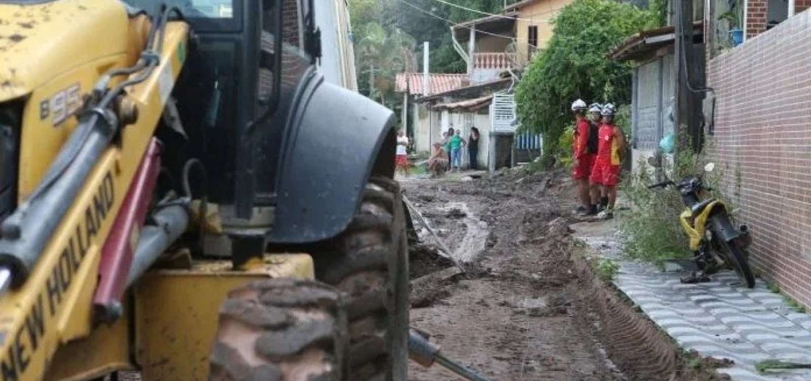 Fortes Chuvas Deixam Mais De 5 Mil Desalojados No Sul Da Bahia Quatro Cidades Estão Em Situação 