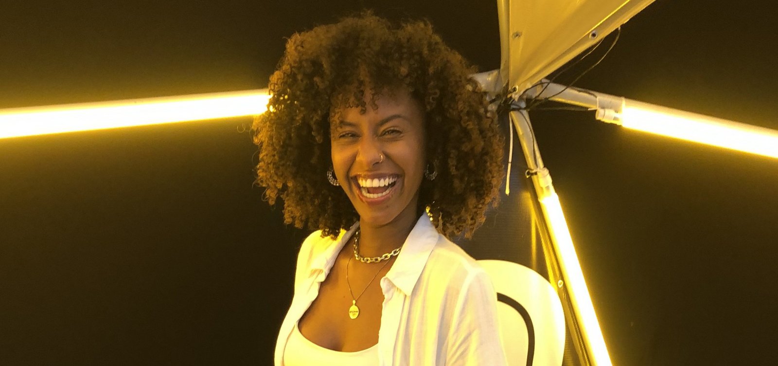 Conhecida por "humor soteropolitano", Cereja é a convidada do Aí vêm elas desta terça