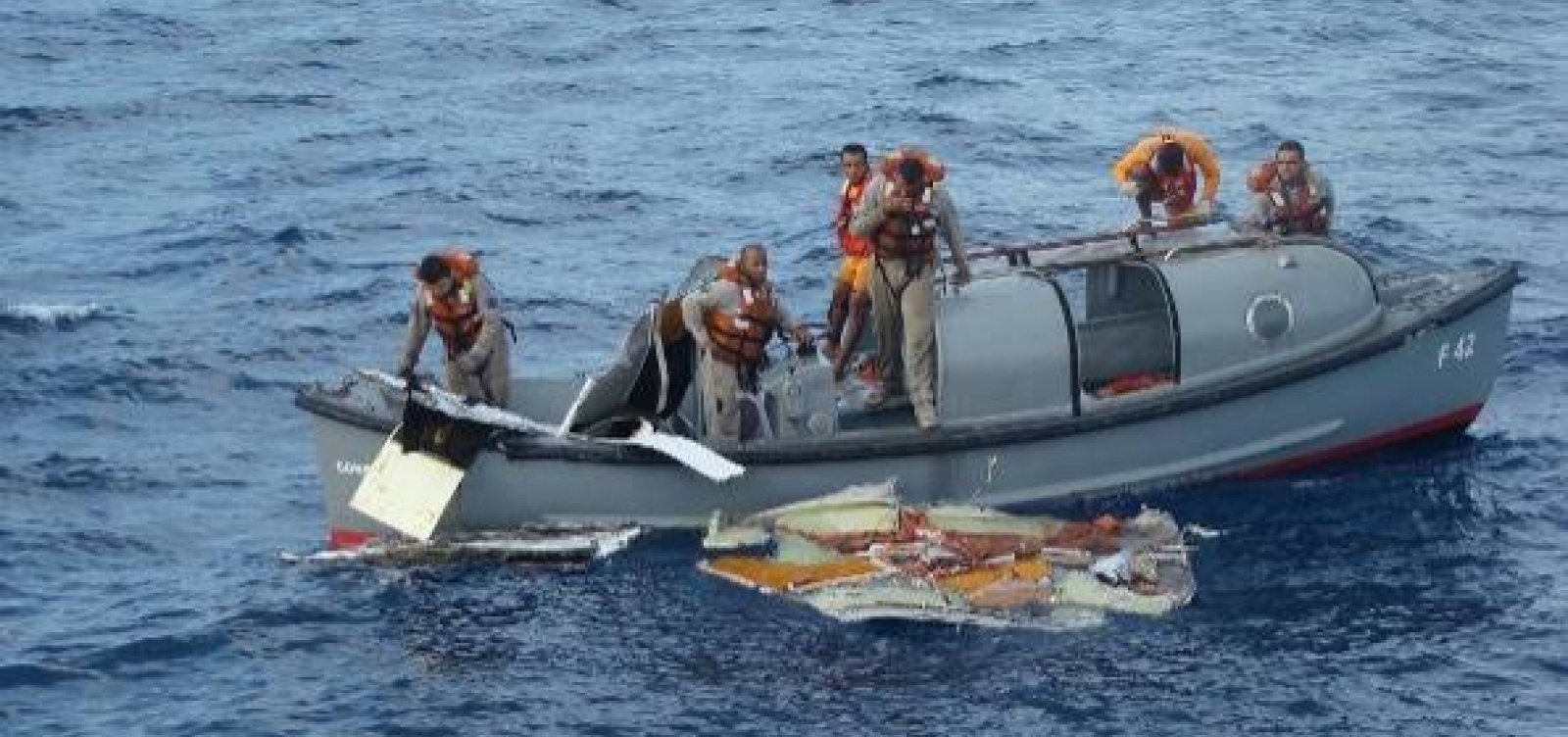 Promotoria parisiense recorre contra decisão que absolveu Air France e Airbus por acidente no voo Rio-Paris em 2009