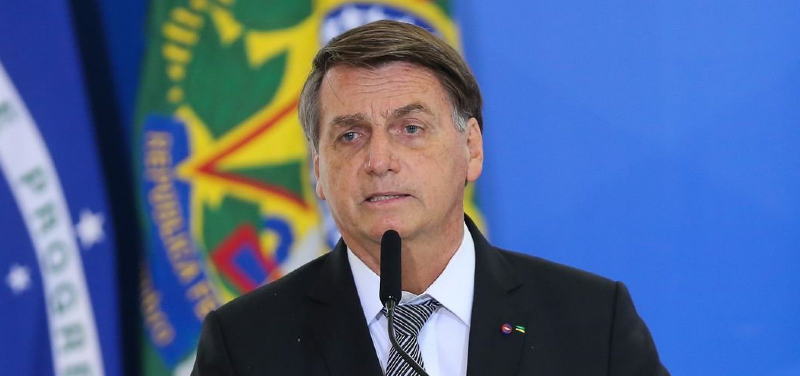 "Não existe adulteração, eu não tomei a vacina", diz Bolsonaro após operação da PF