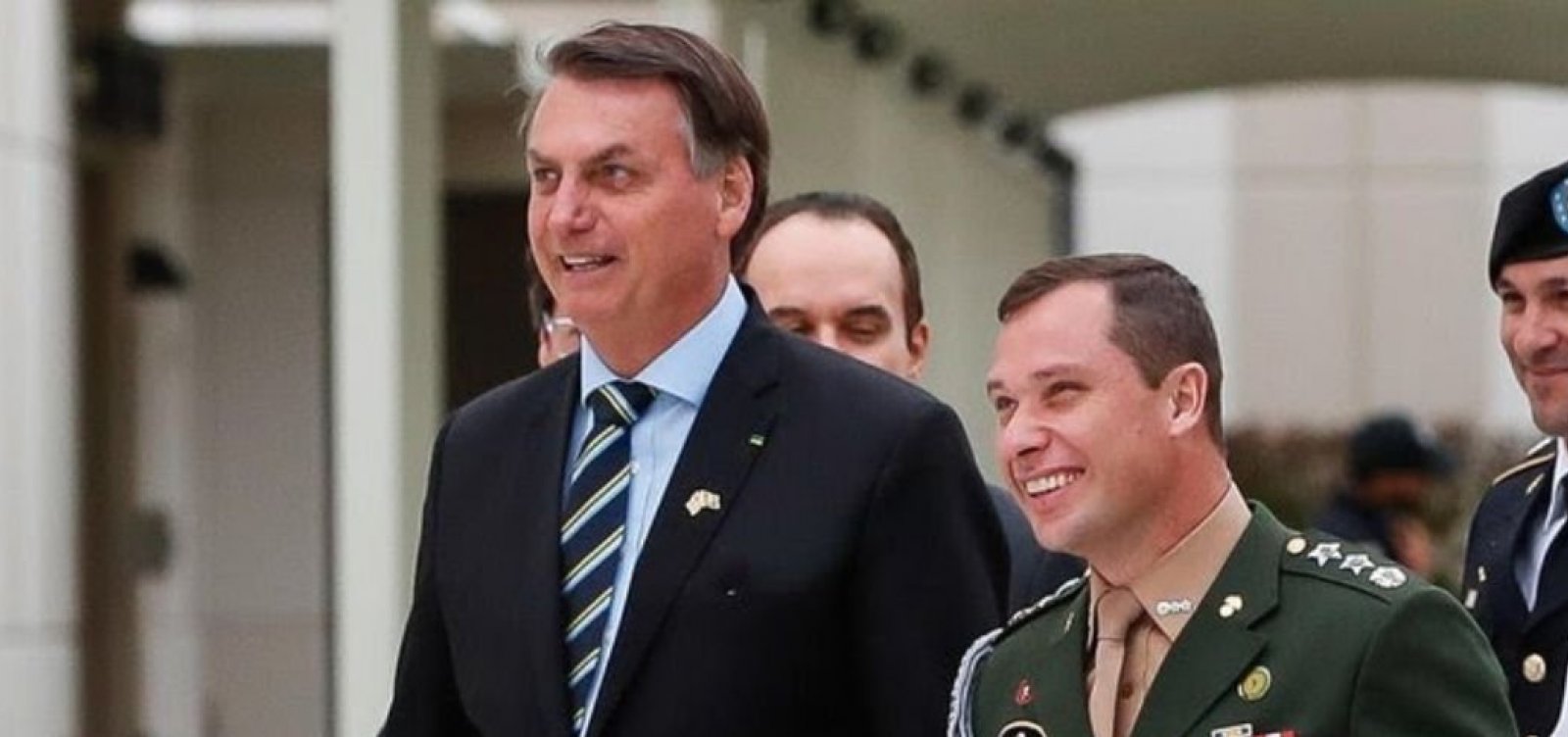 PF encontra U$ 35 mil em espécie na residência do ex-ajudante de ordens de Bolsonaro