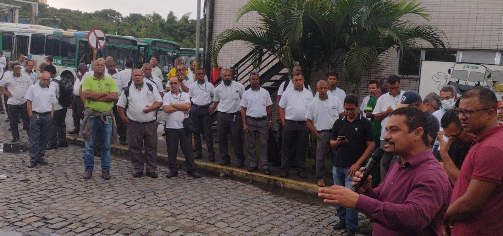 Rodoviários confirmam paralisação de 24h para este domingo