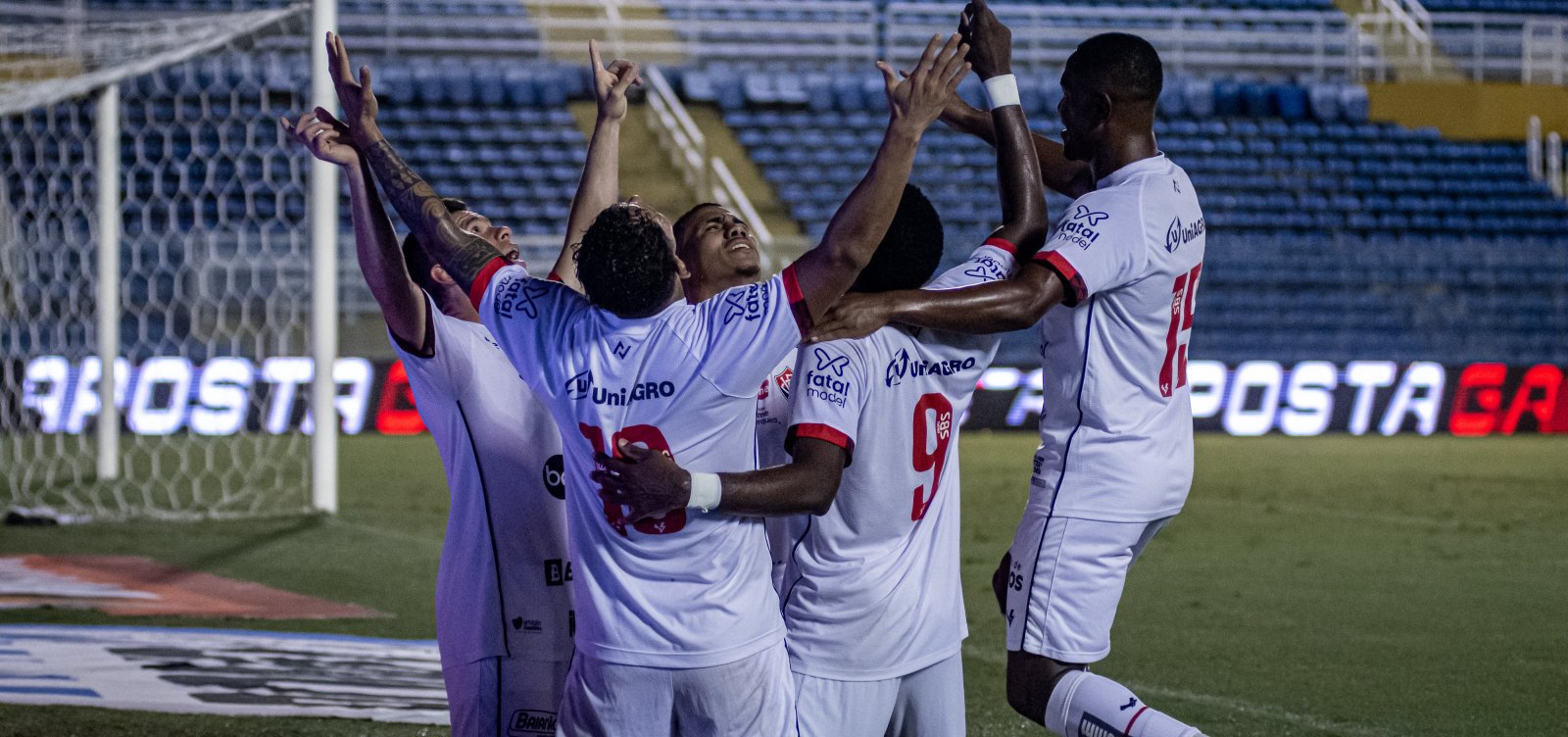 Segue o líder! Vitória bate o Ceará na Série B e volta a vencer em Fortaleza após sete anos