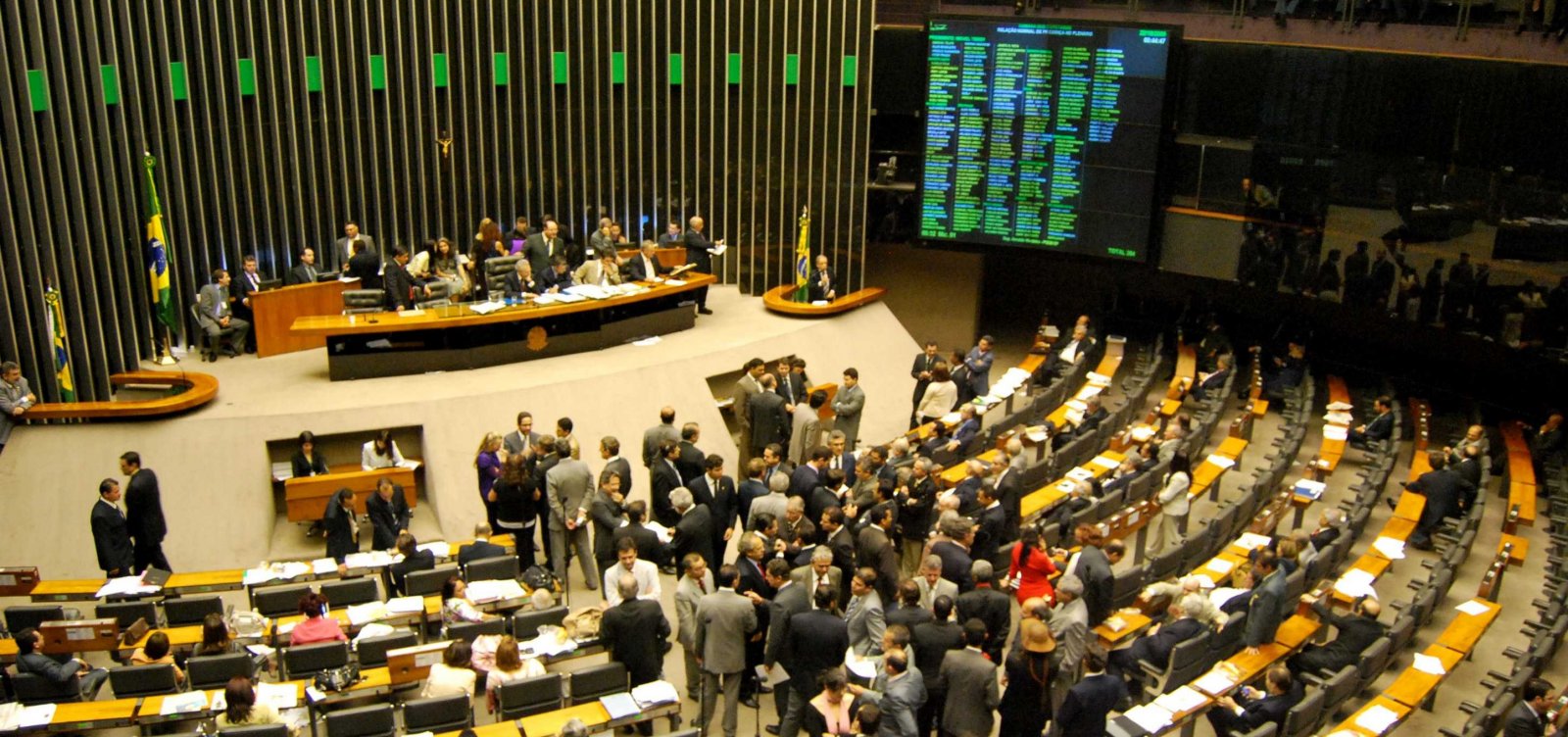 Governistas buscam placar alto na votação do novo arcabouço fiscal para limpar imagem de 'base fraca'