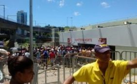 BA x VI: Tricolores fazem fila nas bilheterias da Arena por ingressos