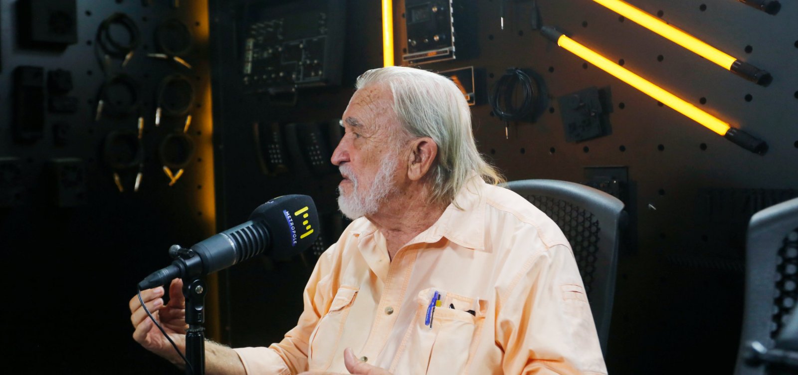 Velejador Aleixo Belov, que já deu 3 voltas ao mundo, relembra início da carreira nos mares da Bahia