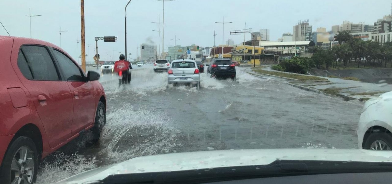 Volume de chuva em Salvador supera 60 mm em 24 horas, aponta Defesa Civil