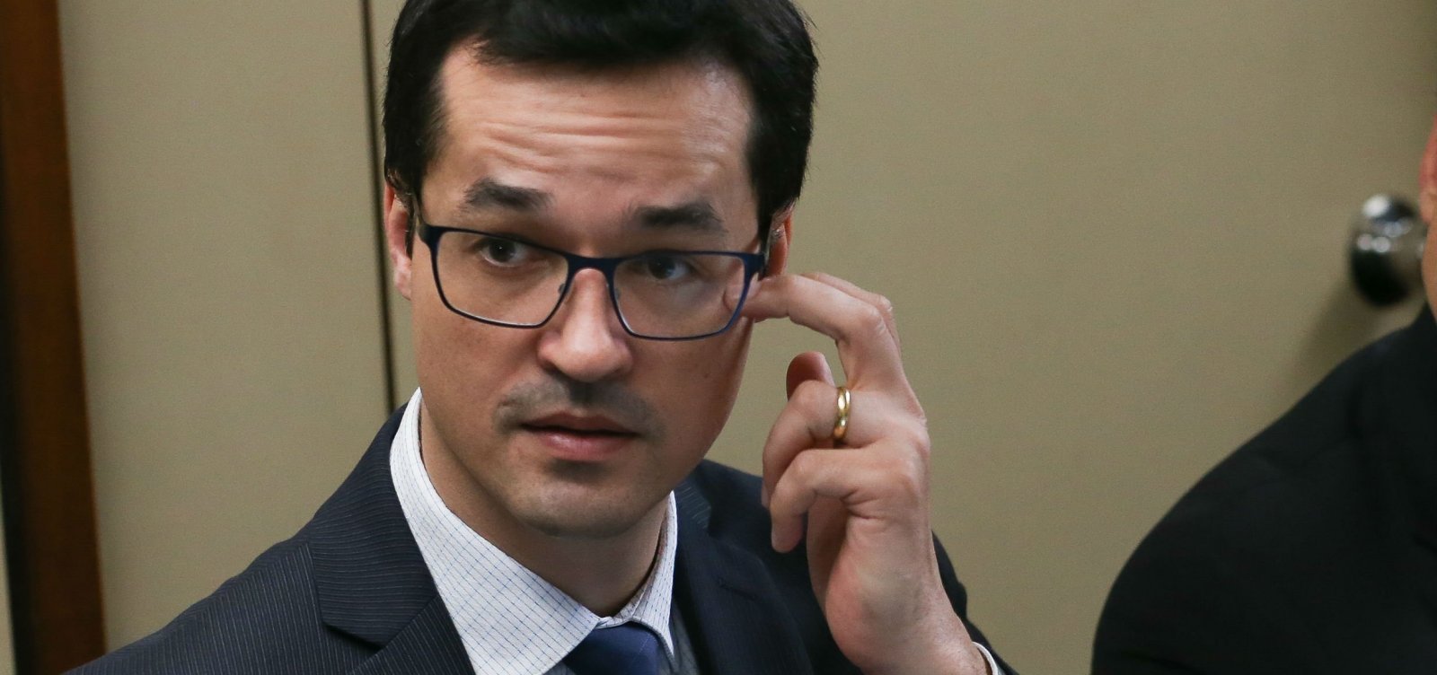 Deltan Dallagnol é aconselhado por Marco Feliciano a deixar o país