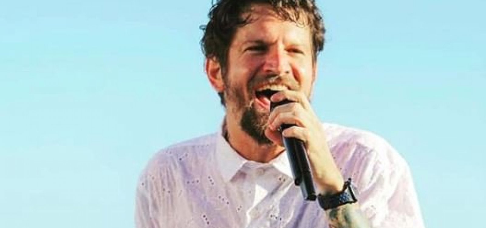 Saulo Fernandes anuncia show gratuito em Salvador neste domingo