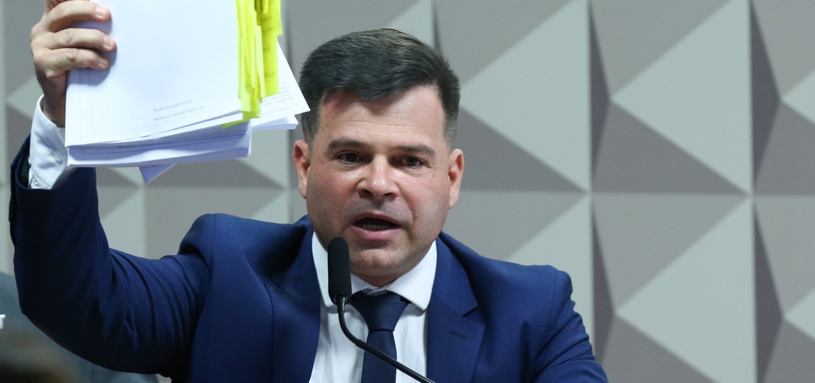 Primeiro a depor na CPMI, ex-diretor da PRF nega irregularidades na atuação da corporação durante eleições 