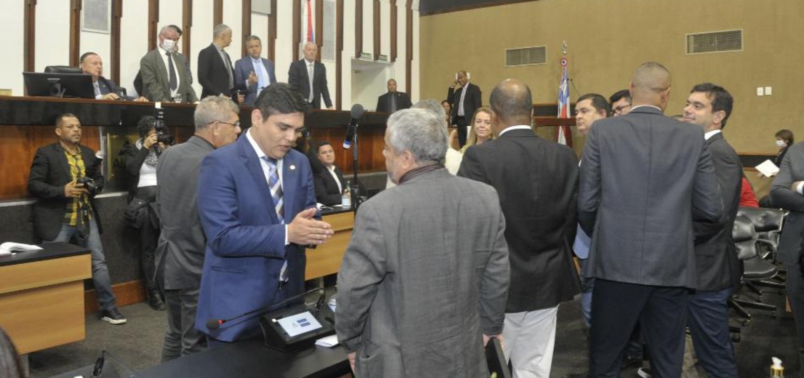 Deputados aprovam projetos do governo e AL-BA entra em recesso junino