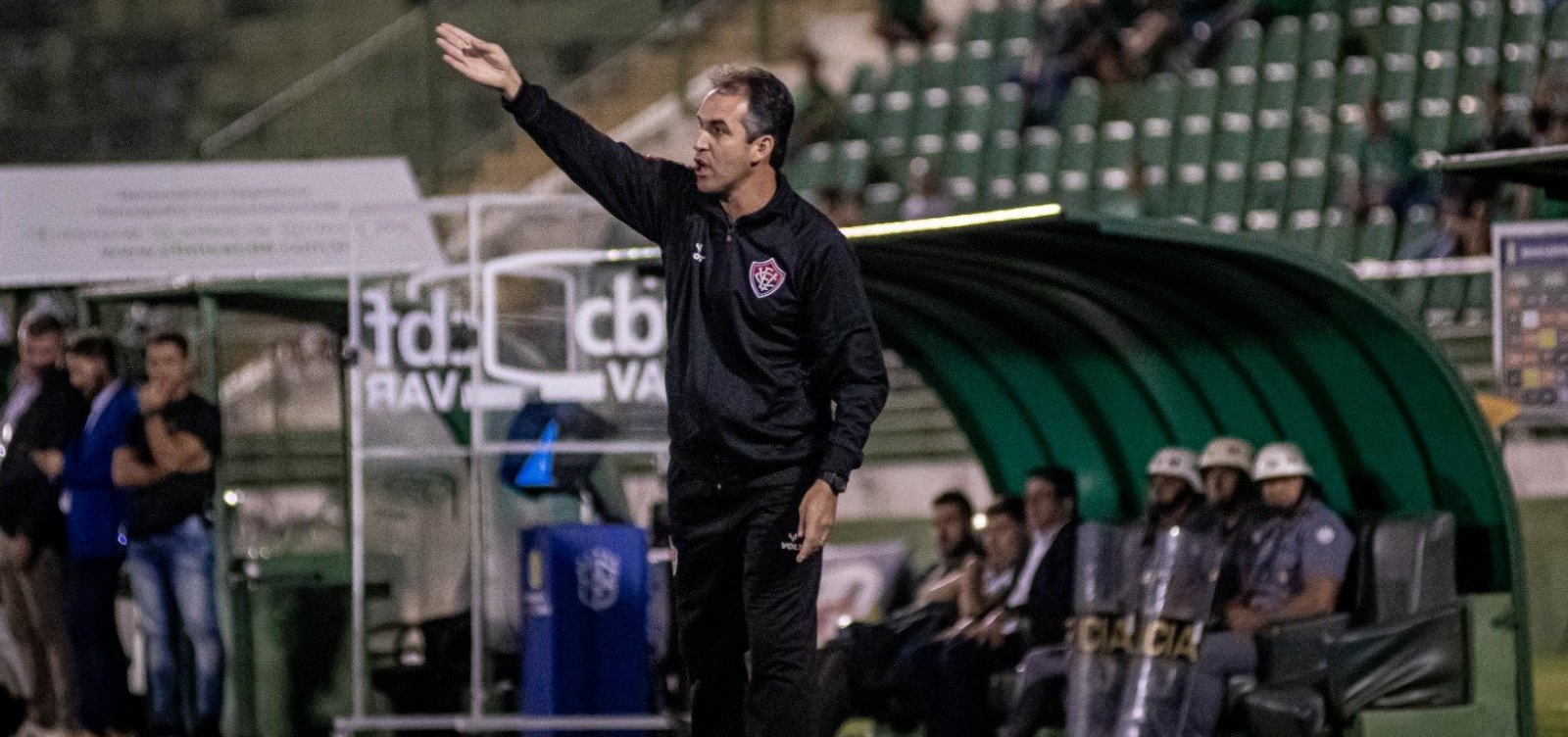 Condé avalia atuação do Vitória em confronto com o Guarani: "Pior partida até aqui"