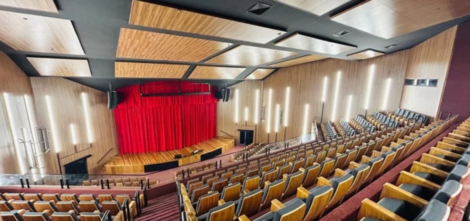 Teatro Sesc Casa do Comércio será reinaugurado nesta terça com show de Carlinhos Brown
