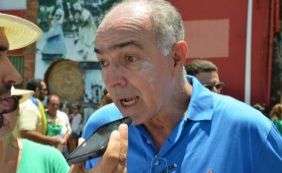 "Ih, fora!": Aleluia é vaiado durante discurso em protesto na Barra